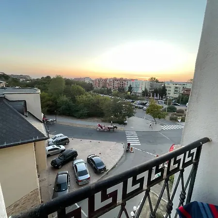 Charming 1 Bedroom In Sunny Apartmán Sluneční pobřeží