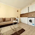 Charming 1 Bedroom In Sunny アパート サニービーチ