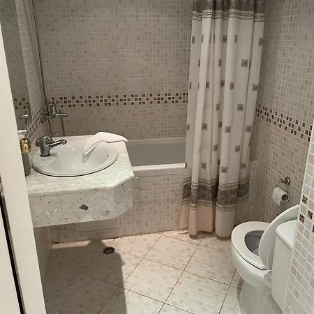 Charming 1 Bedroom In Sunny דירה